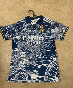 Helt ny Real Madrid dress! - Helt ny Real Madrid dress!
