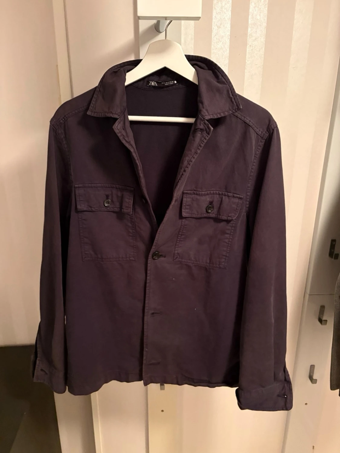 Mörkblå overshirt från Zara