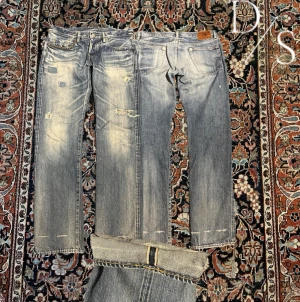 Vintage Selvedge hysteric glamour jeans - Riktigt feta hysteric glamour jeans, dem har en fet tvätt och är selvedge. Köpta från Japan och rätt så svåra att få tag på därav dess värde. Bra skick inga problem. Midja:42cm längd:102cm Benöppning:18cm