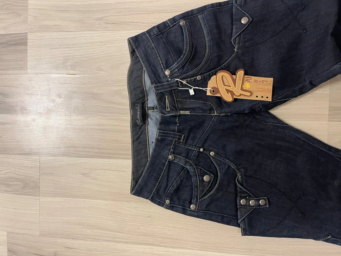 Mörkblå jeansbyxor från R.Marks - 2