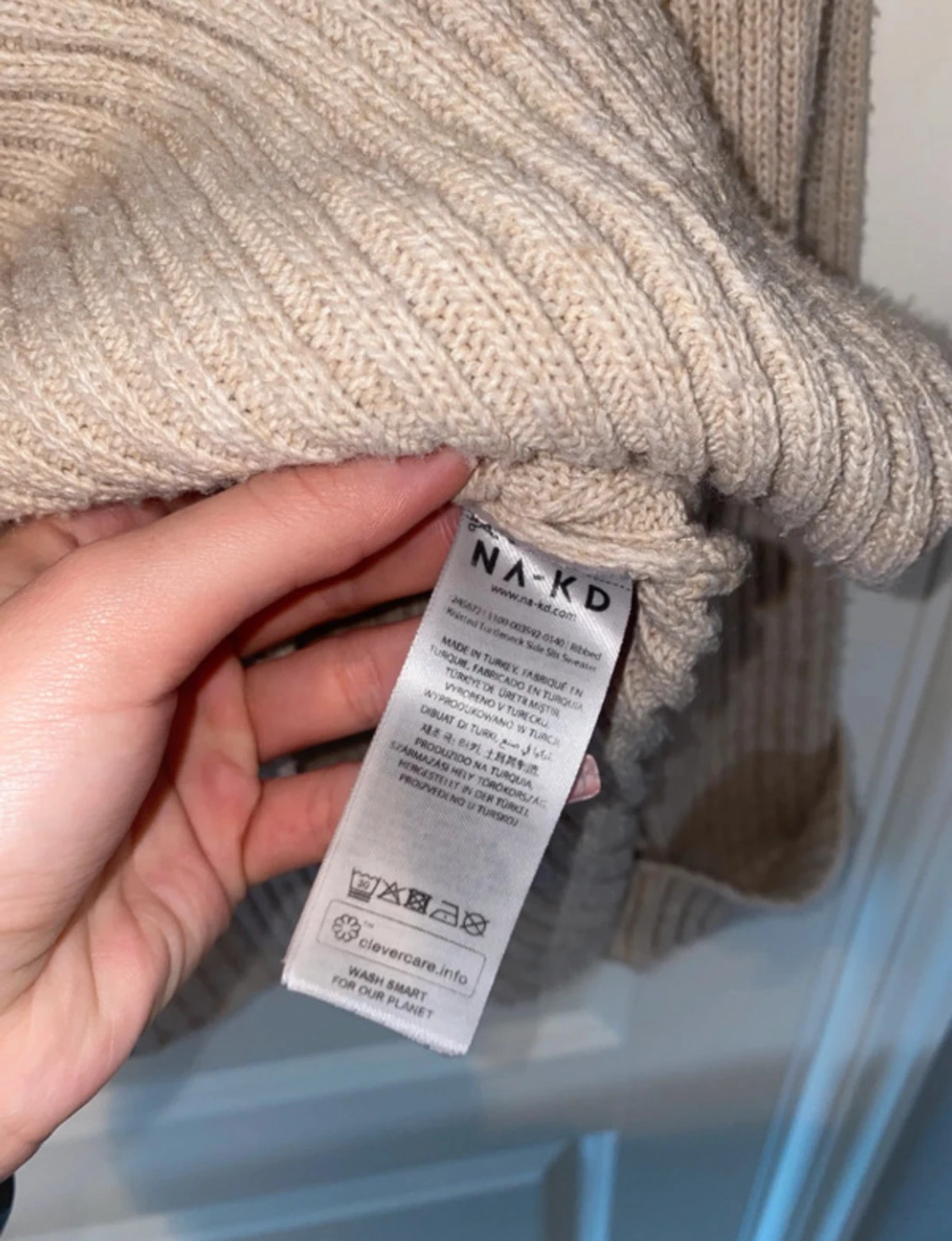 Stickad tröja med polokrage - 5