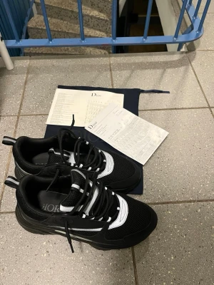 D b22 - B22 i storlek 44, säljer då jag inte använder dessa längre, kom med frågor eller bud vid intresse😁!