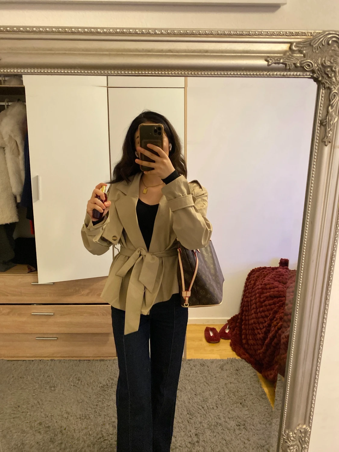 Beige trenchcoat med bälte
