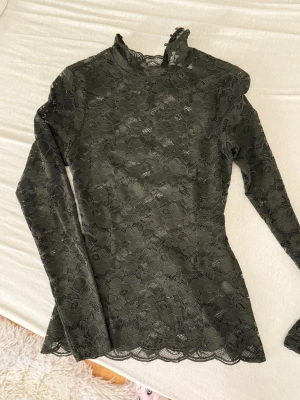 spetsblus neo noir - såååå fiiin❤️❤️❤️❤️