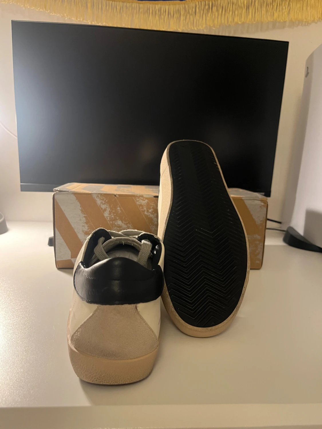 Golden Goose vita sneakers med stjärna - 1