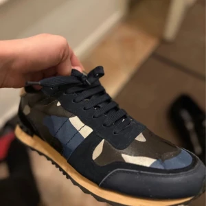 Valentino rockrunner  - Storlek 44 mycket bra skick!