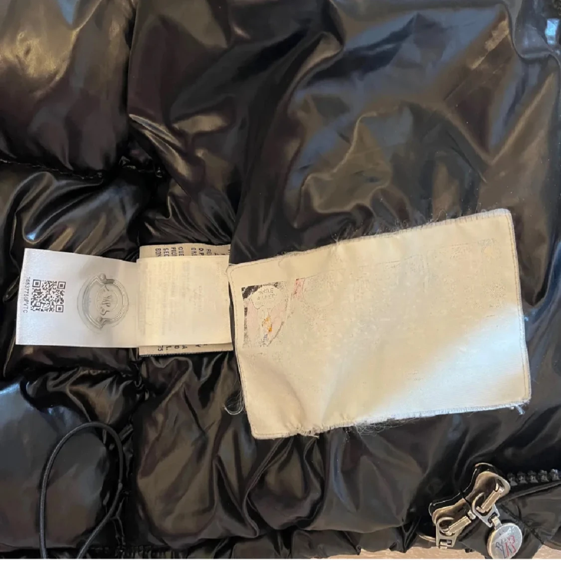 Svart Moncler pufferjacka med huva - 2