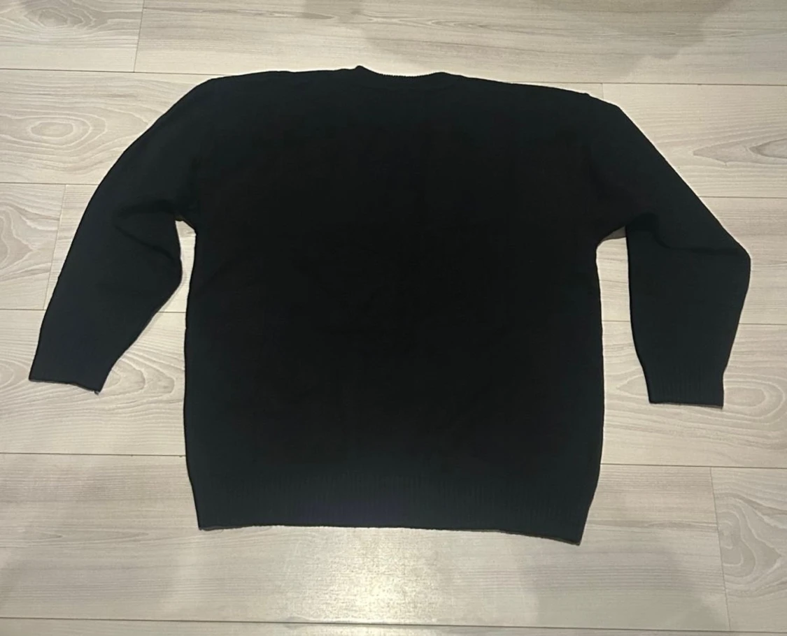 Svart stickad tröja från Ami Paris  - 2