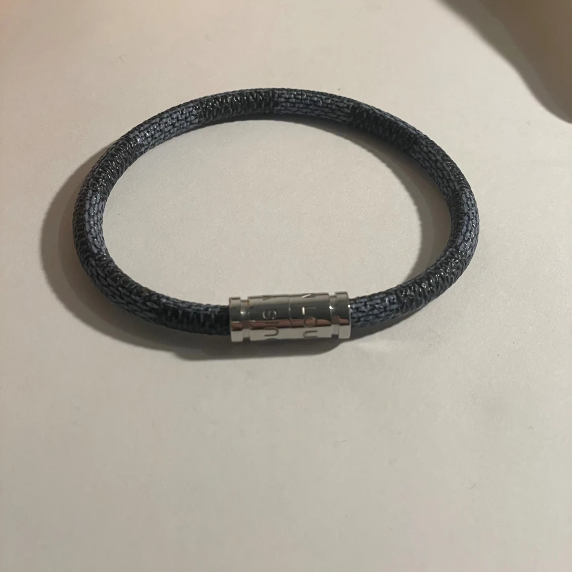 𝓛𝓥 armband - 1