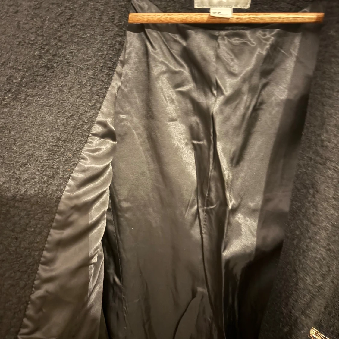 Svart ullkappa med dragkedjor - 1