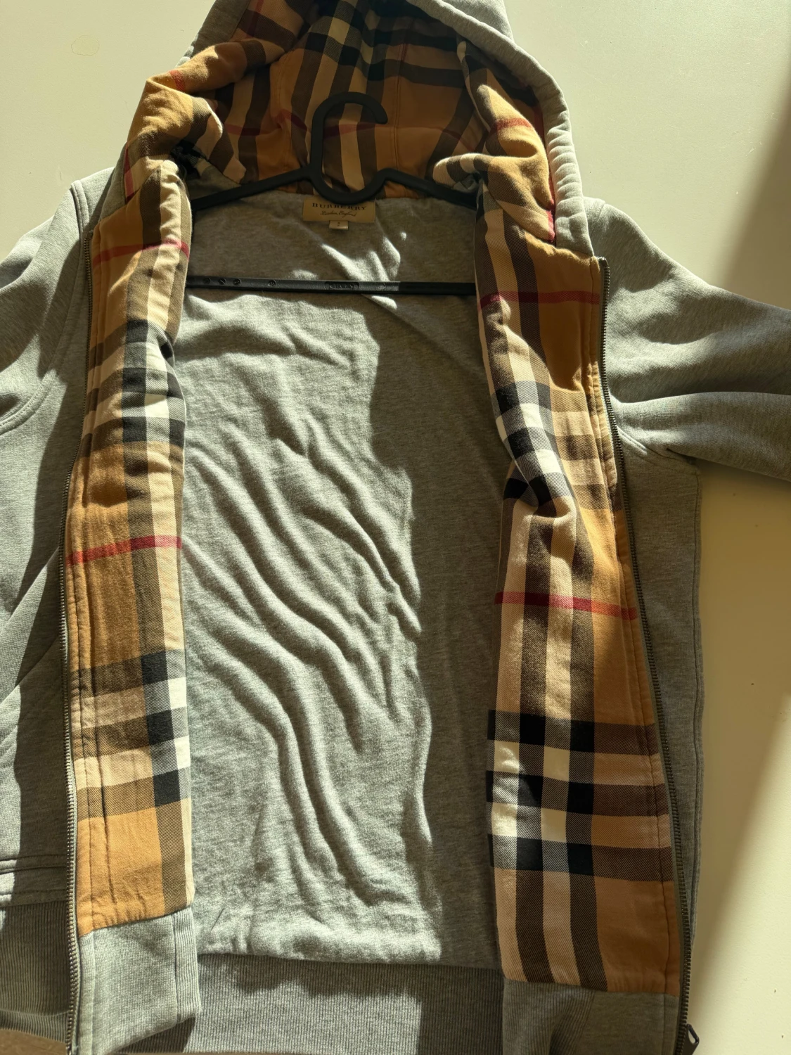 Grå Burberry hoodie med dragkedja Äkta  - 1