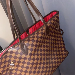 Väska - Sälj pga den kommer ej till användning helt ny