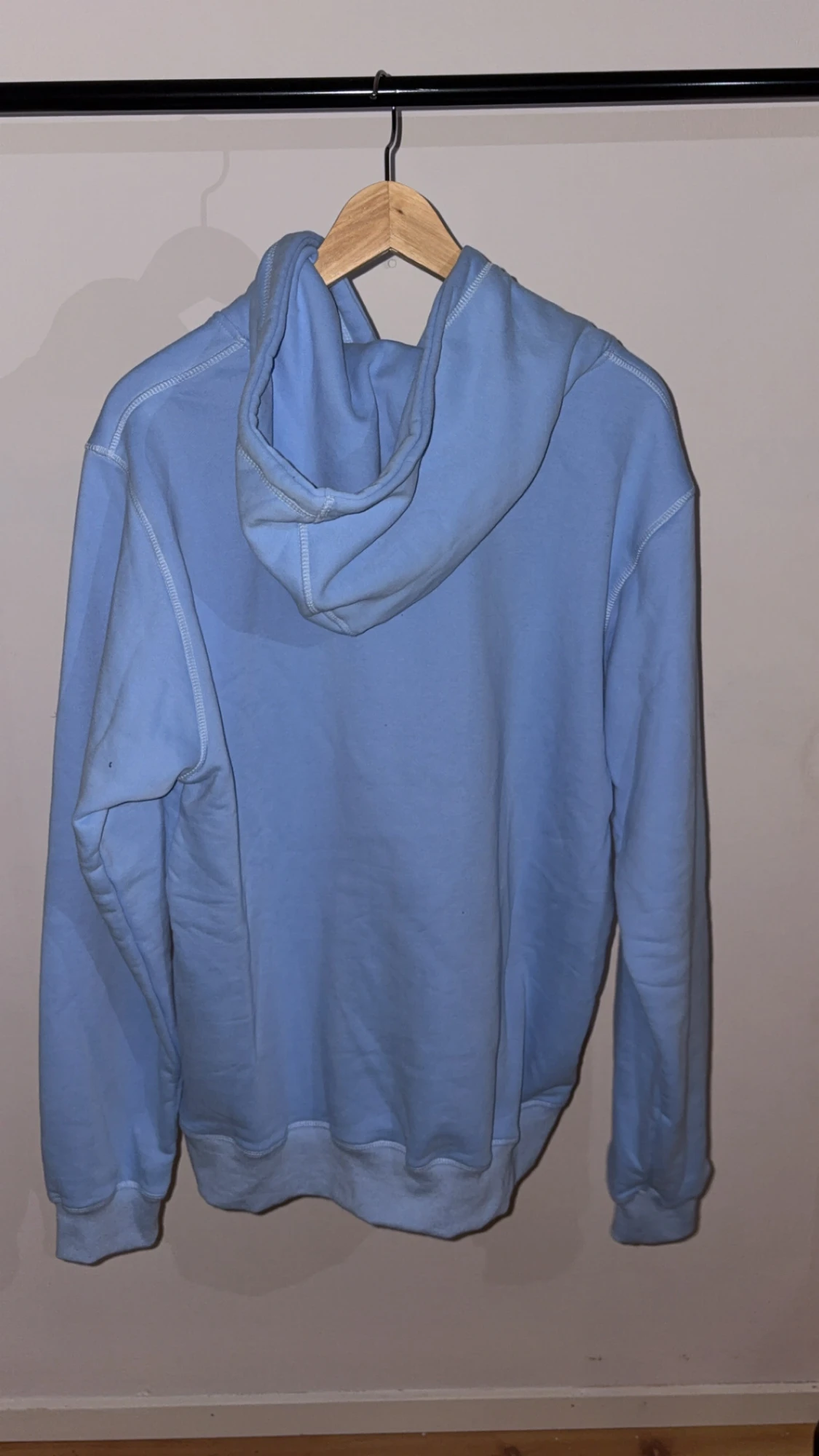 Blå hoodie från Corteiz med tryck - 1