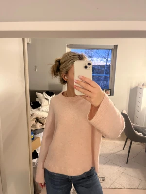 Stickad tröja  - Så mysig stickad rosa tröja från Gina!💓