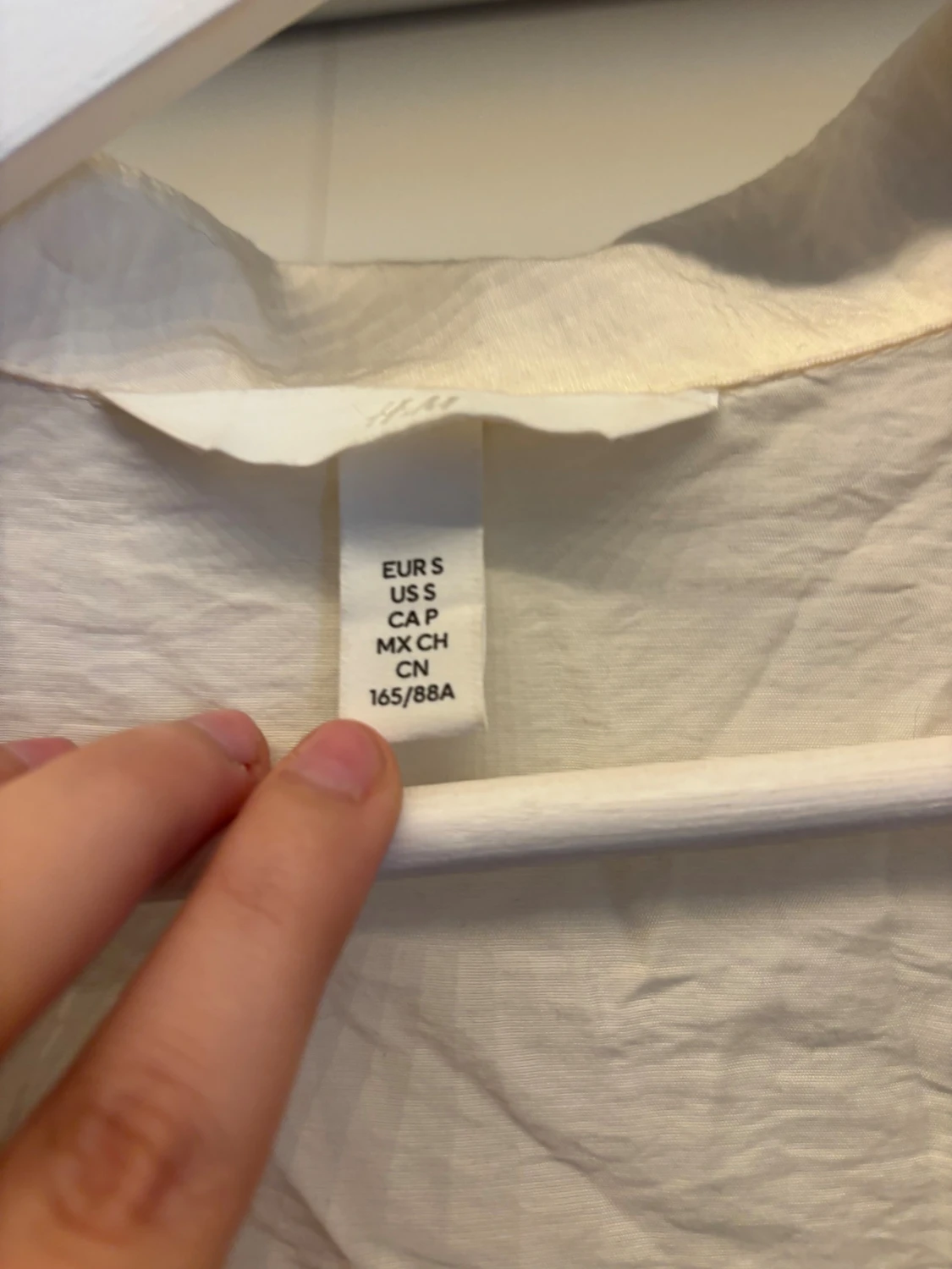 Vit omlottblus med knyt från H&M - 3