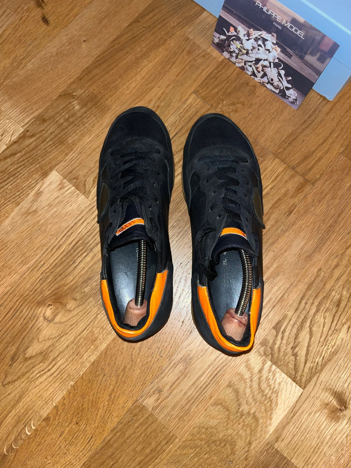 Philippe Model svarta sneakers med orange detalj - 2