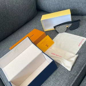 Solglasögon  - Helt nya solglasögon 