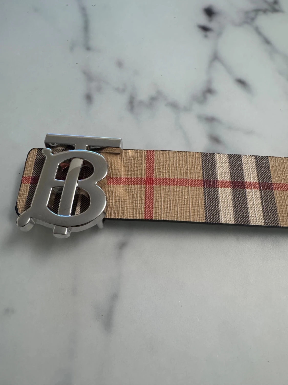 Rutig Burberry bälte med silverfärgat spänne - 1