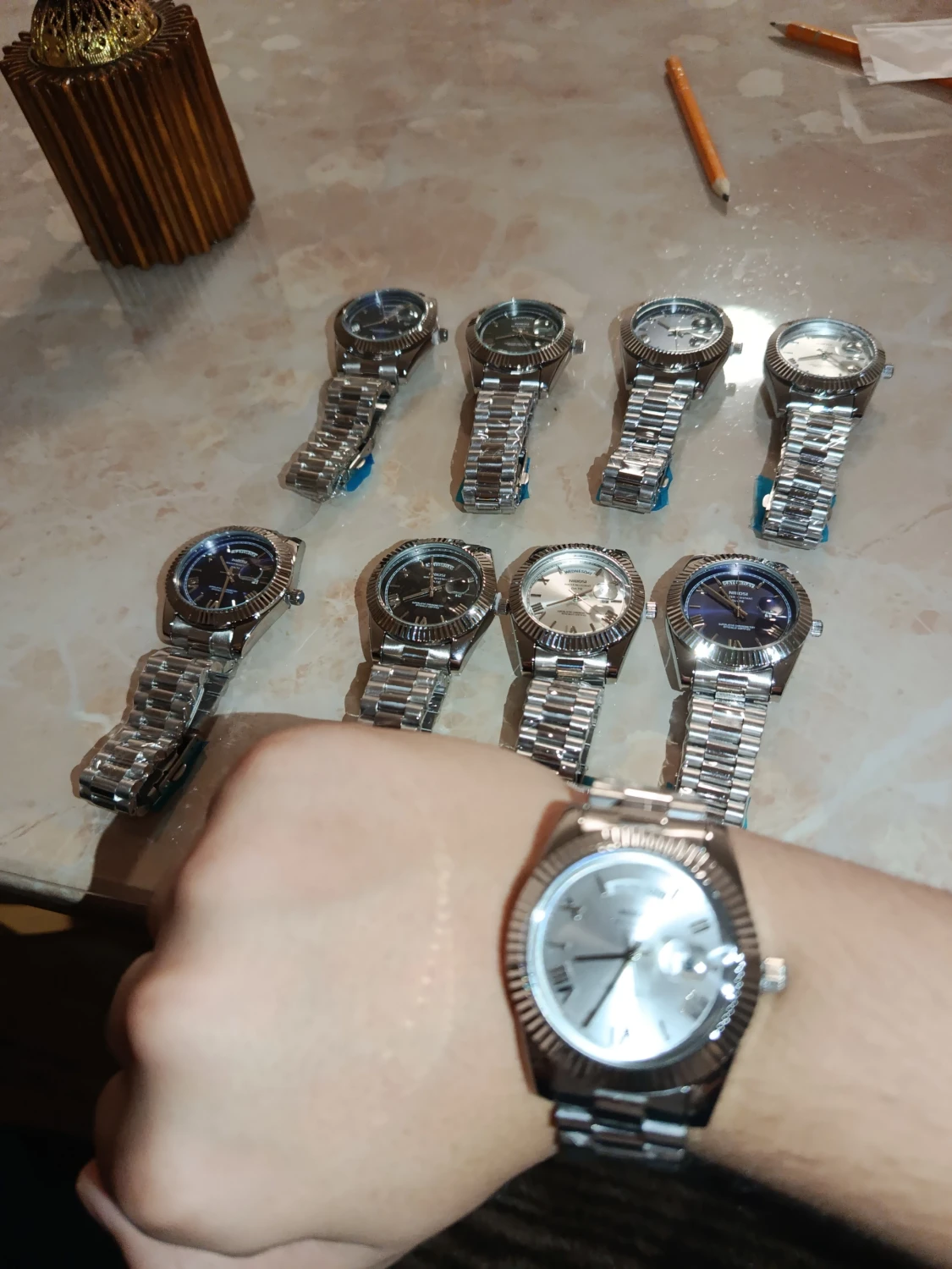 Silverfärgad dunväst med dragkedja - 1