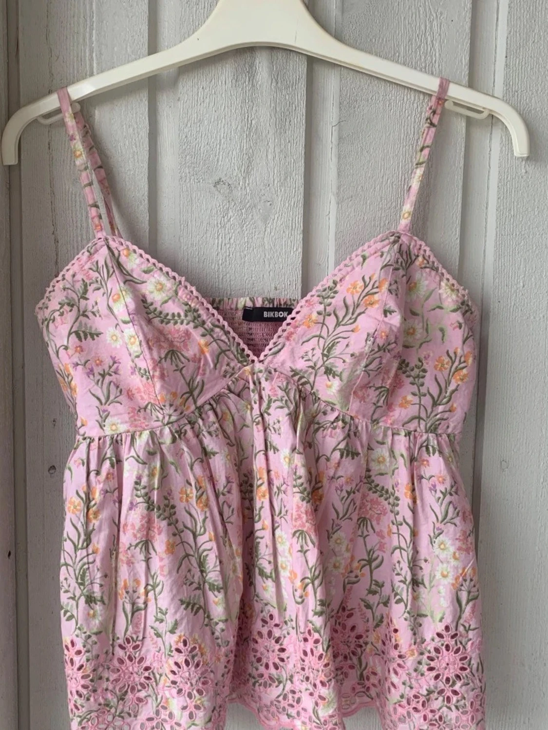 Rosa blommig linnetopp från Bikbok