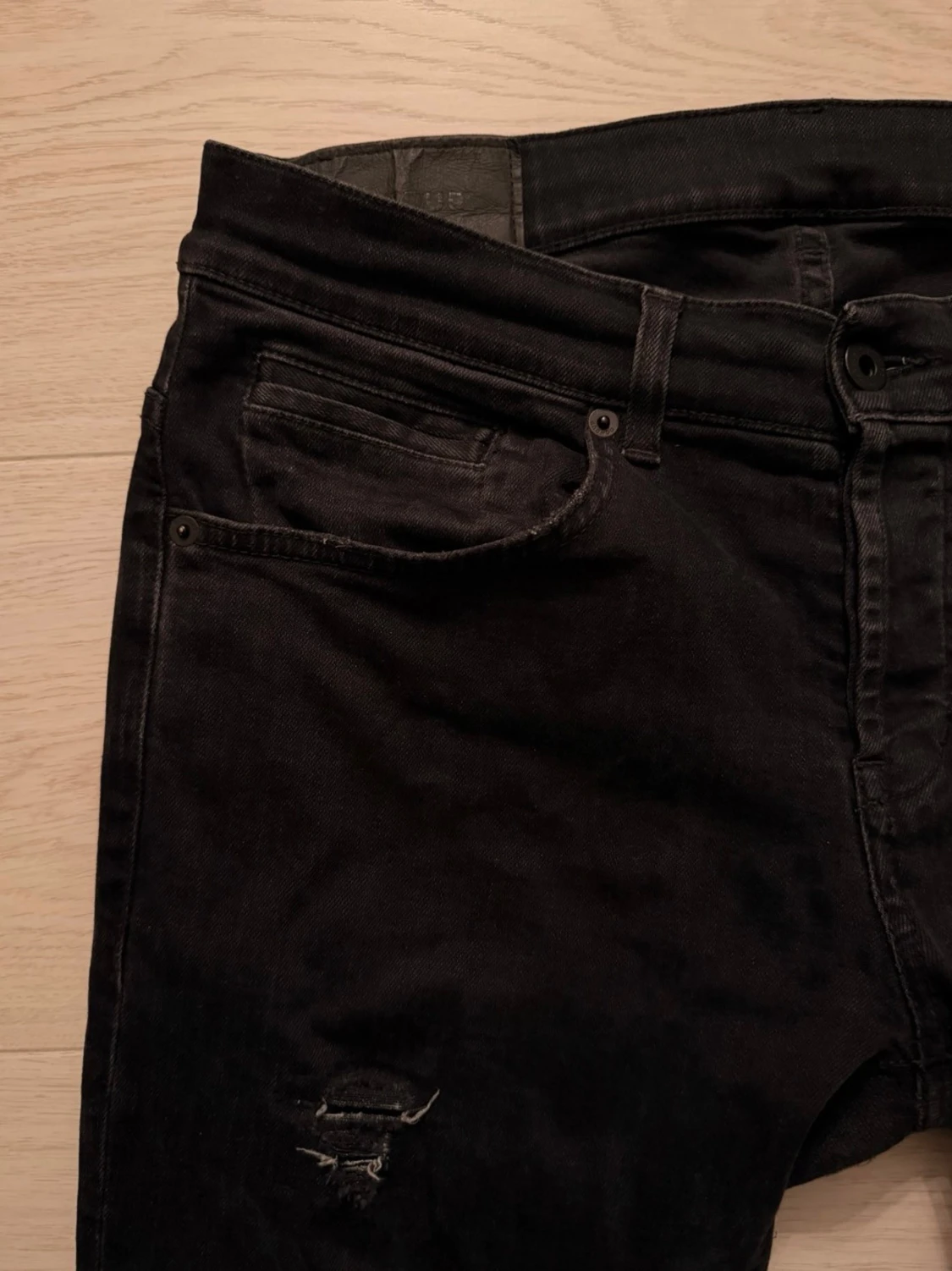 Svarta Jeans från Dondup  - 1