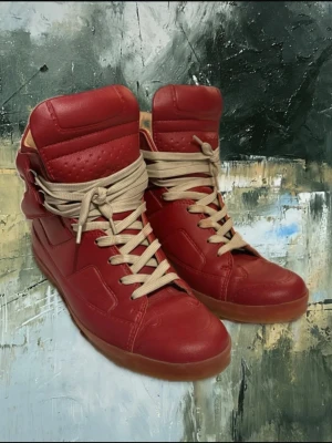 Maison Margiela X Hm 2012(INTRESSE KOLL!) - Riktigt sällsynta skor från Maison margiela och HMs collab 2012🤩. INTRESSE KOLL!!!!