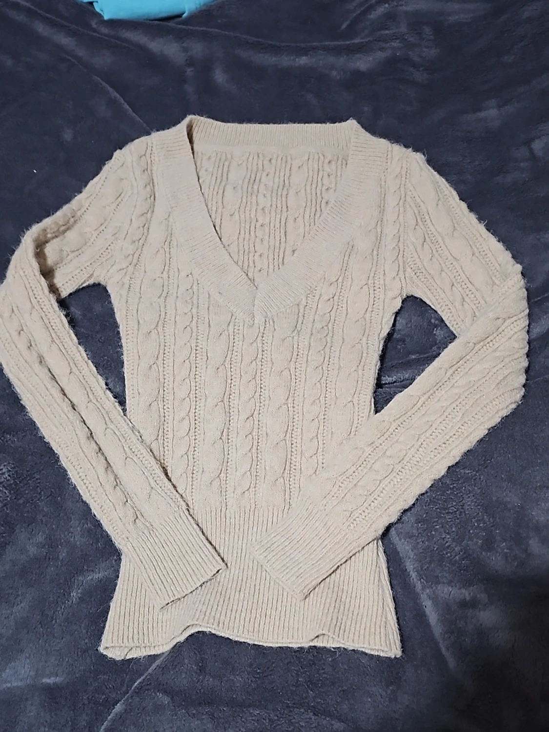 Beige stickad tröja med v-ringning SHEIN