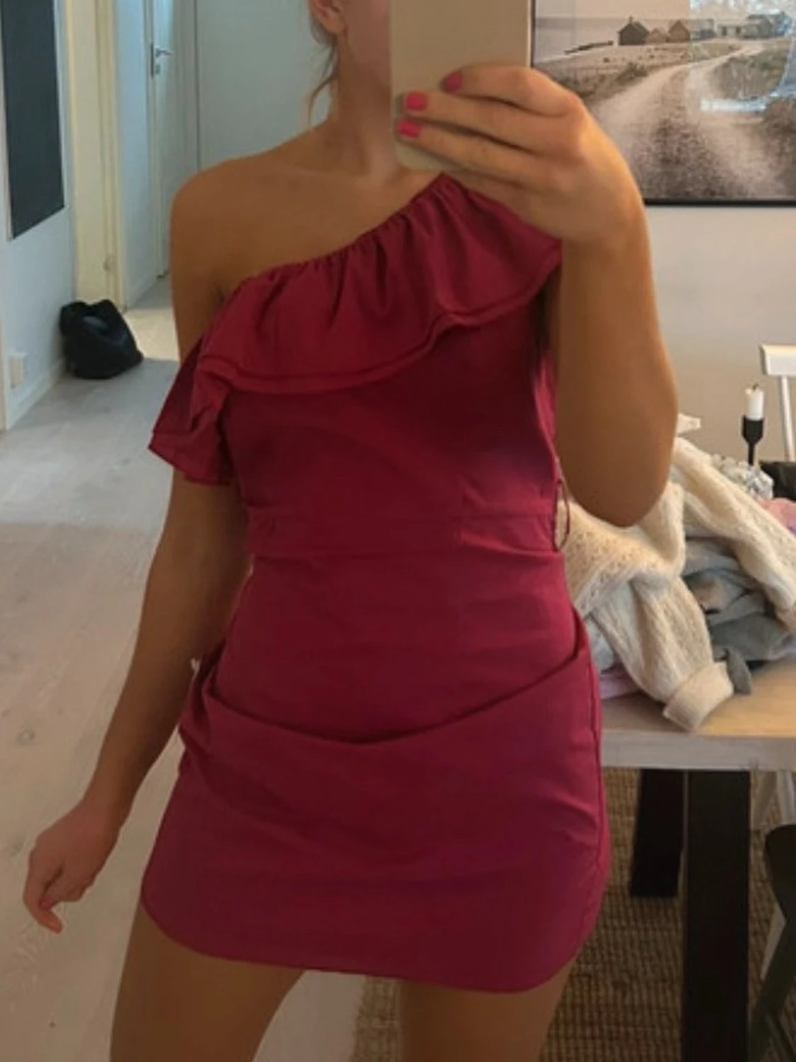 Rosa one shoulder kortklänning