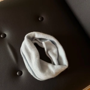 Ljusblå buff - Ljusblå buff i Kashmir 