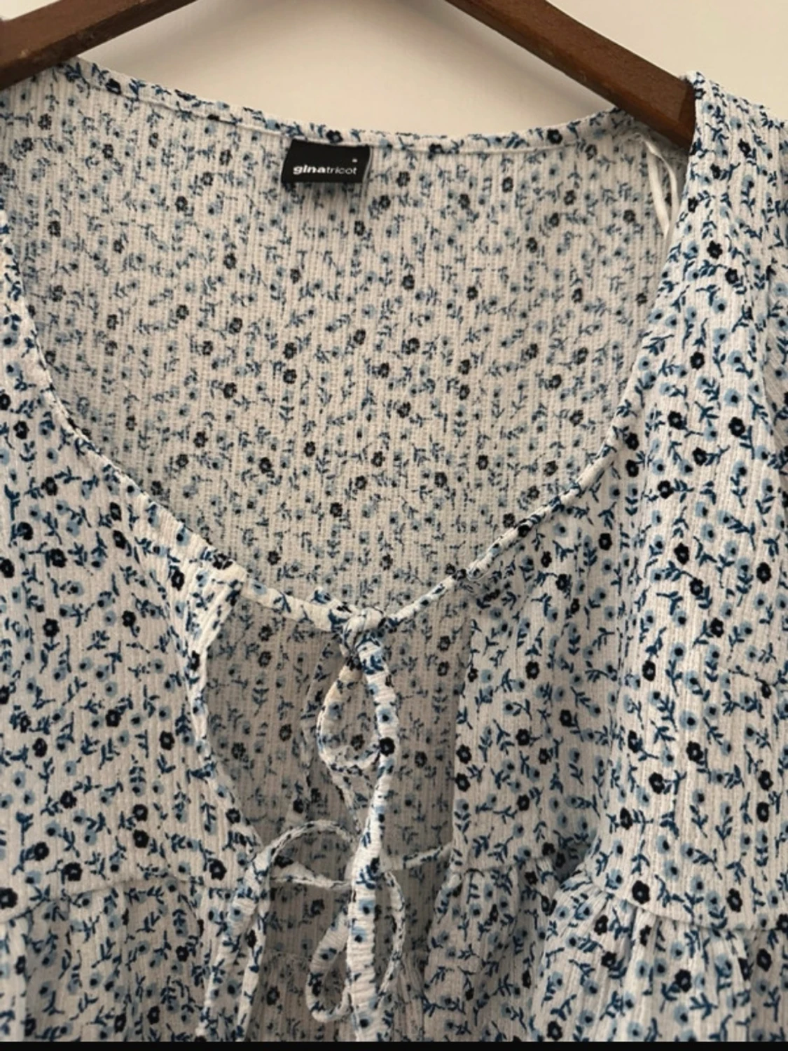 Fin blommig blus  - 1