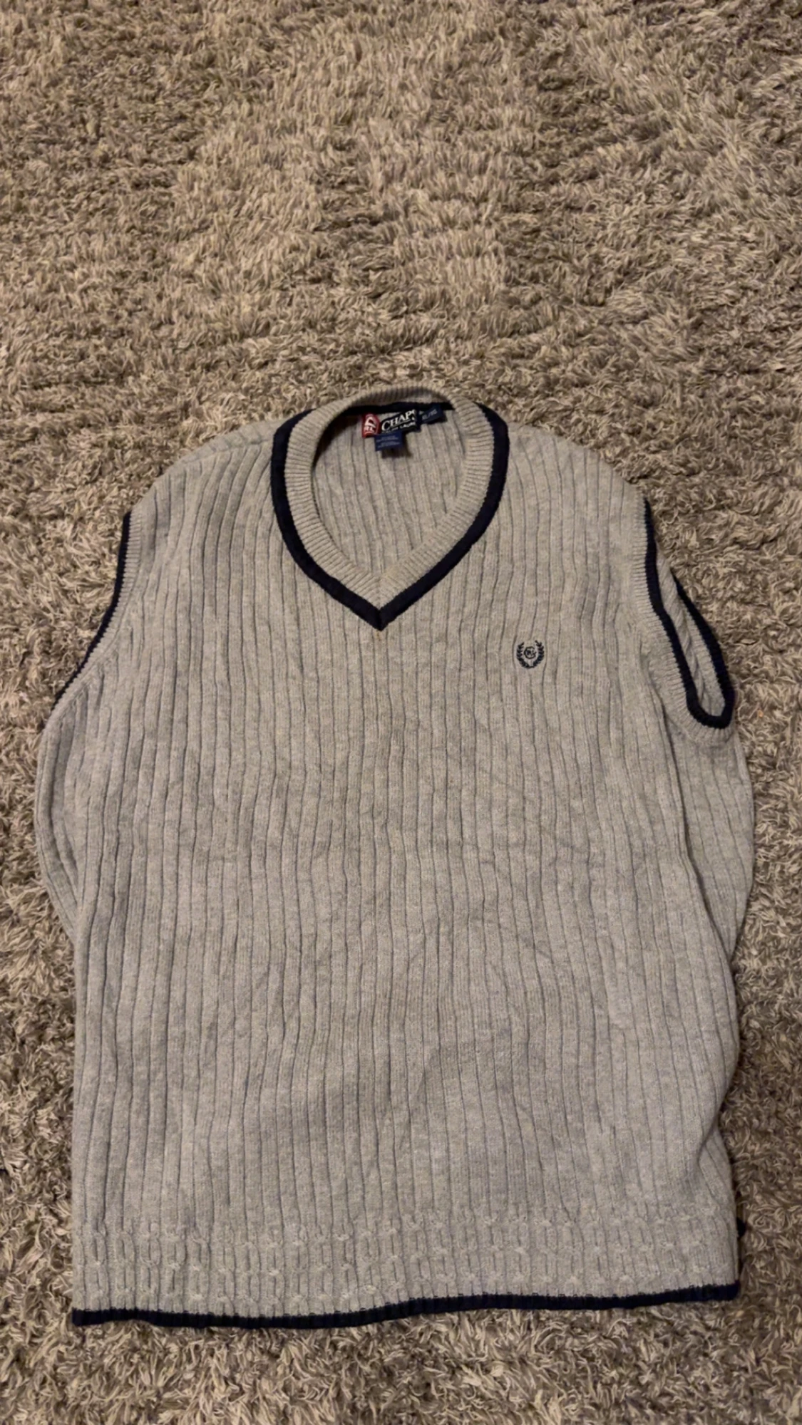 Grå stickad väst från Chaps Ralph Lauren - 1