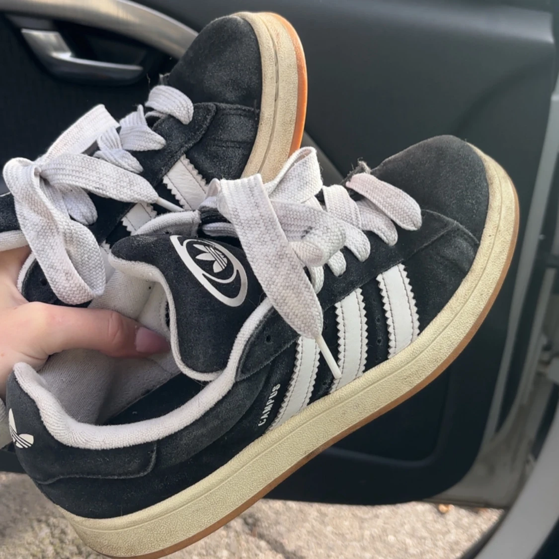 Adidas Campus svarta sneakers mocka