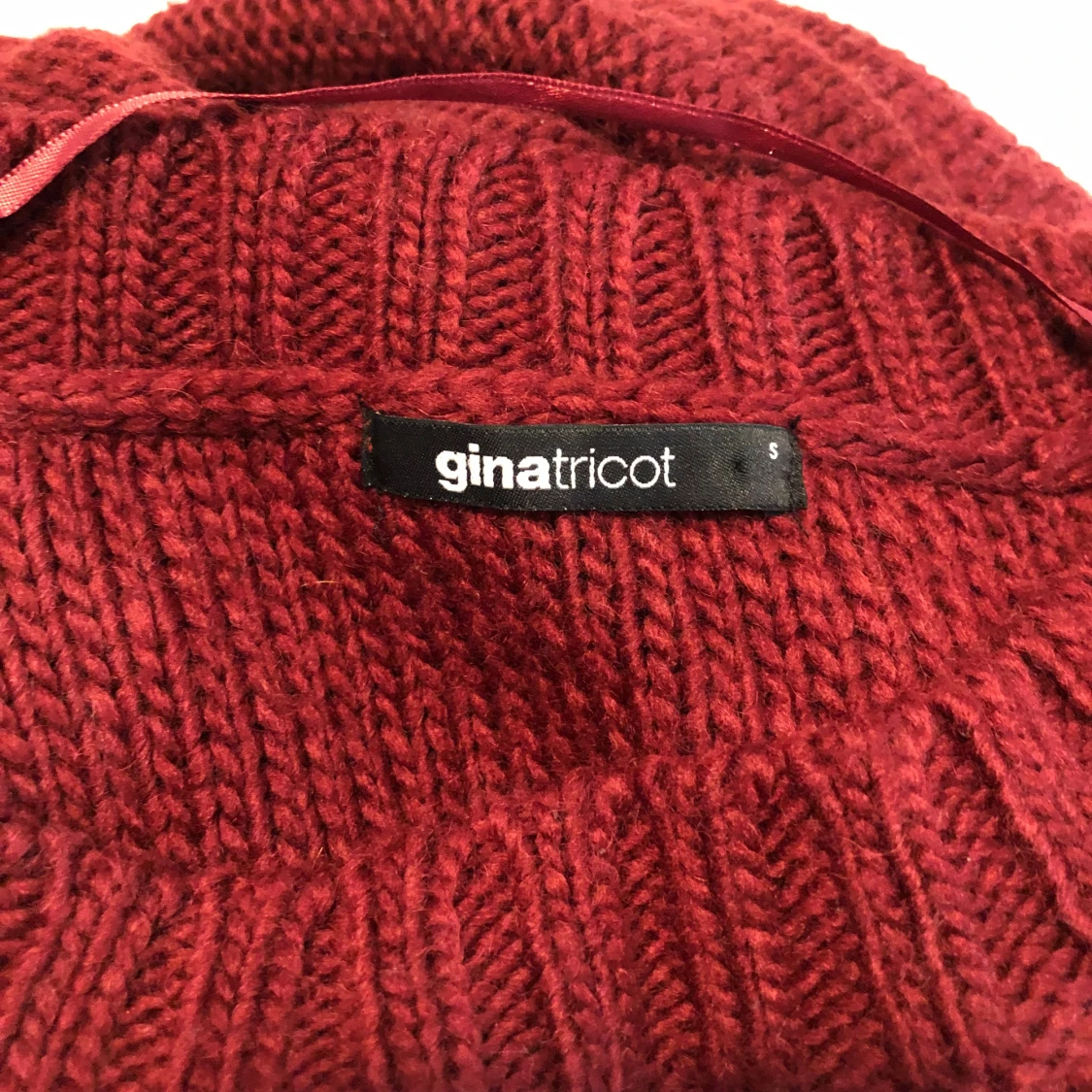 Vinröd stickad ulltröja - 2