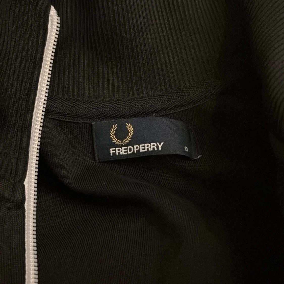 Svart track jacket från Fred Perry - 2