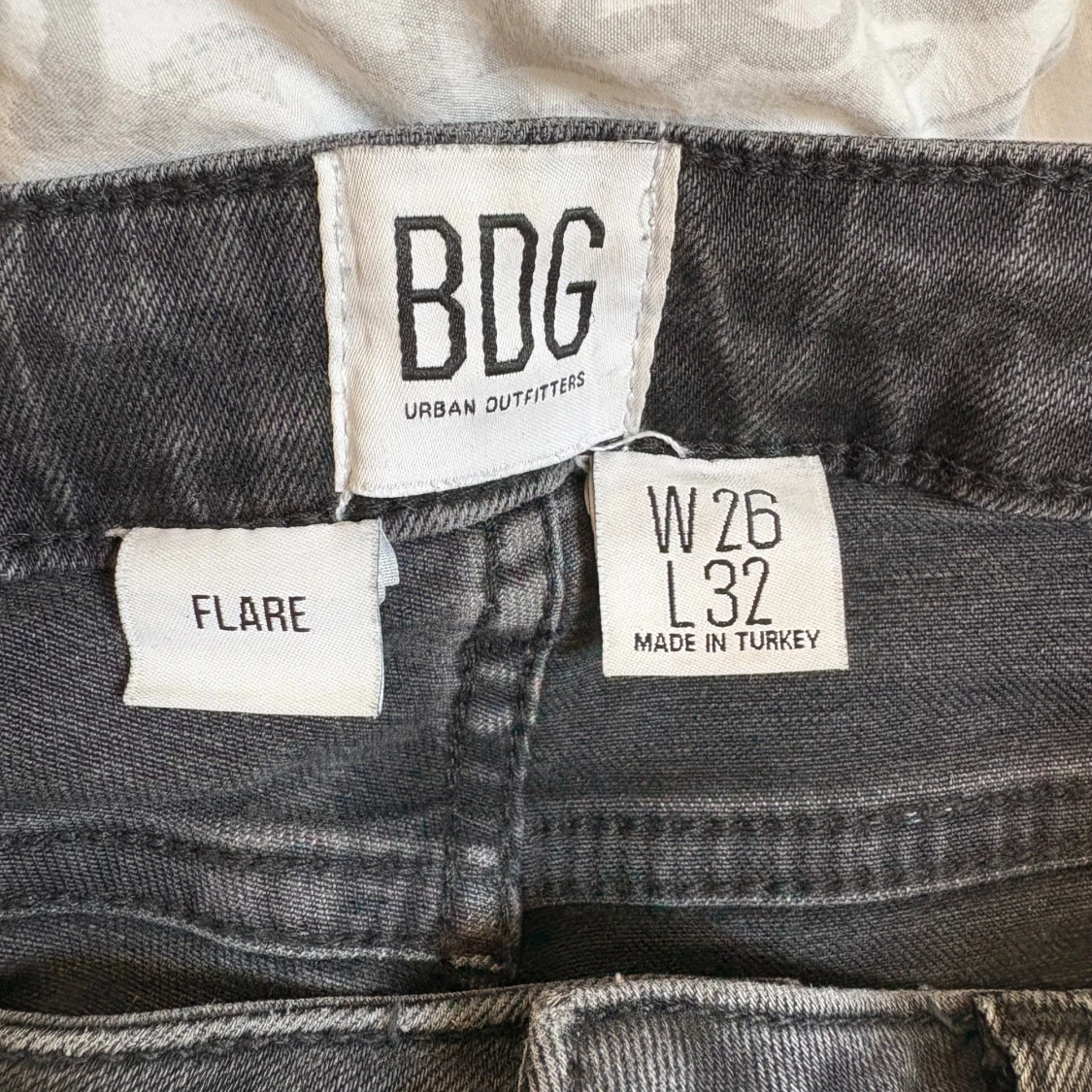 Svarta flare jeans från BDG Urban Outfitters - 2