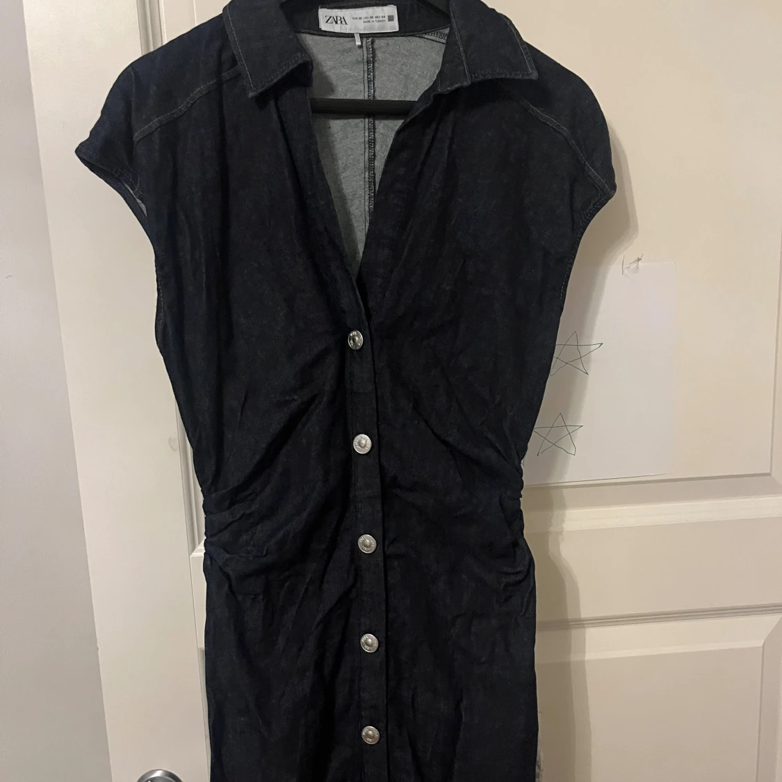 Den virala Mörk jeansklänning från Zara  - 2