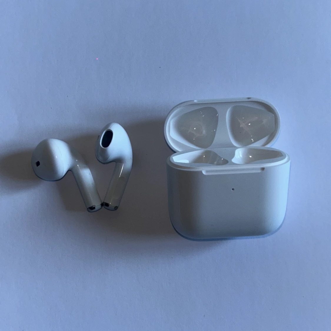 AirPods 4 - 3