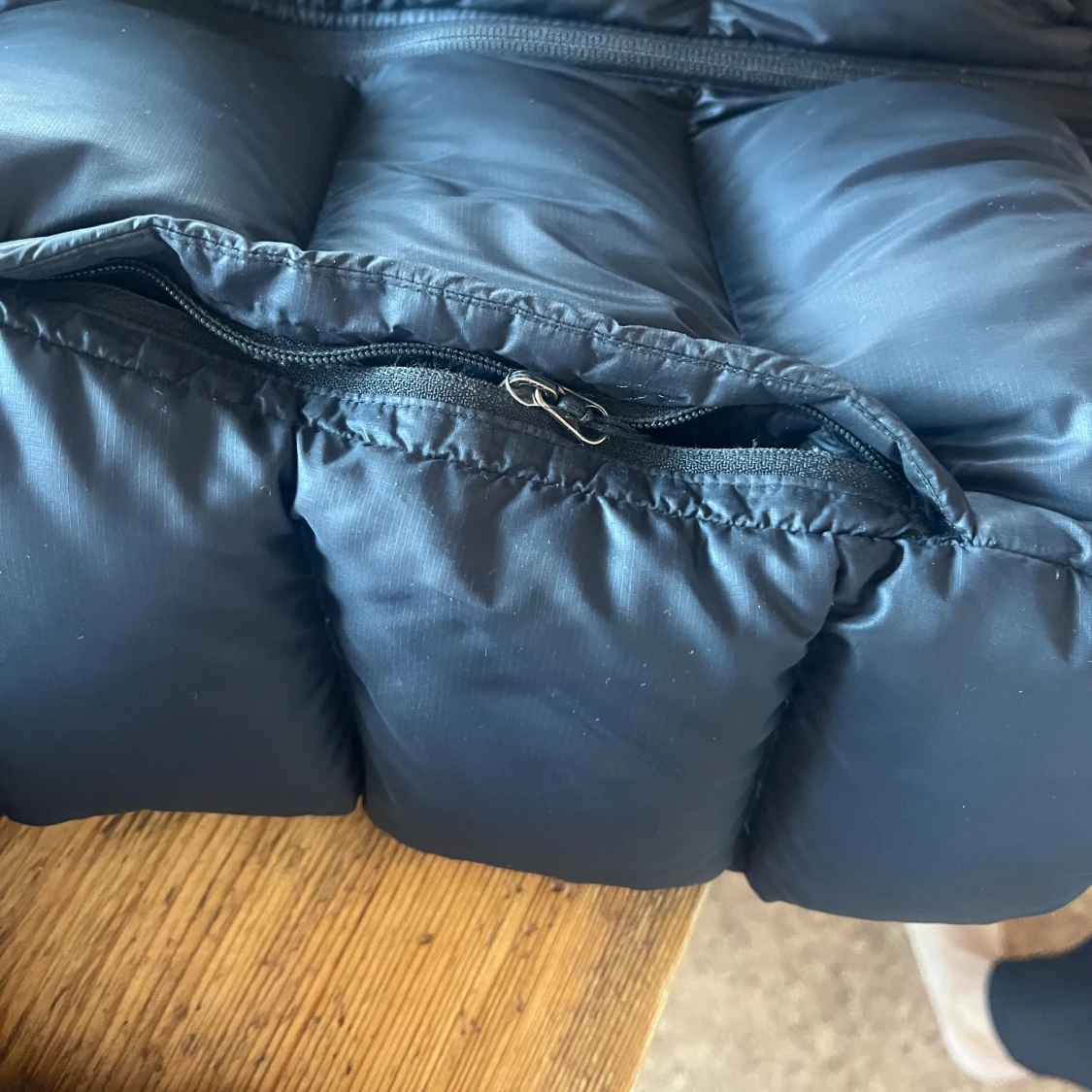 Svart dunjacka Peak Performance XS - 3