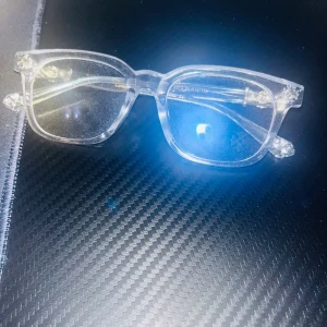 Chrome Hearts glasögon - Helt ny, har aldrig använt och inga defekter. Glasögonen har också skydd mot blått ljus (det ser du på bild nummer 1).