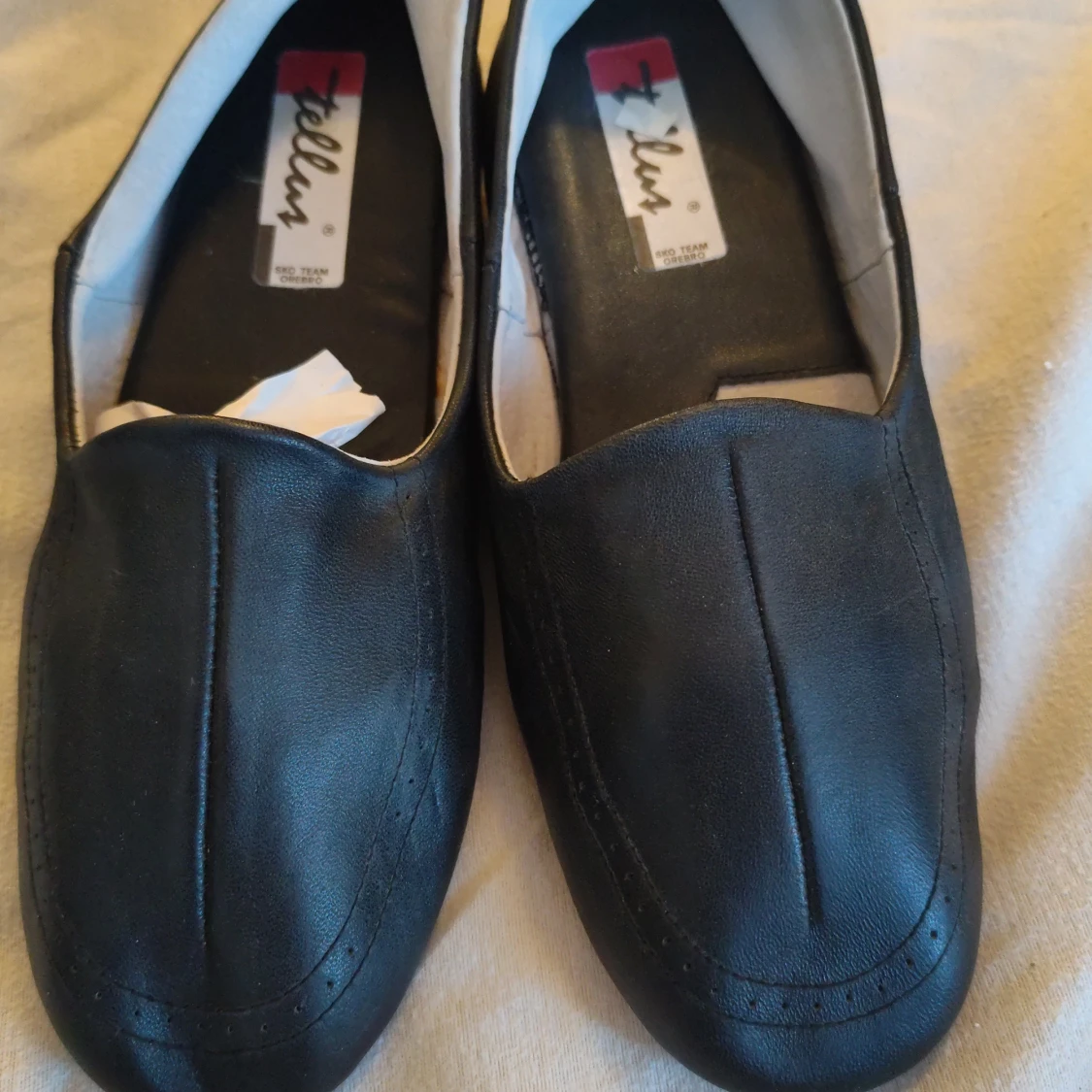 Svarta loafers från Tellus, storlek 39