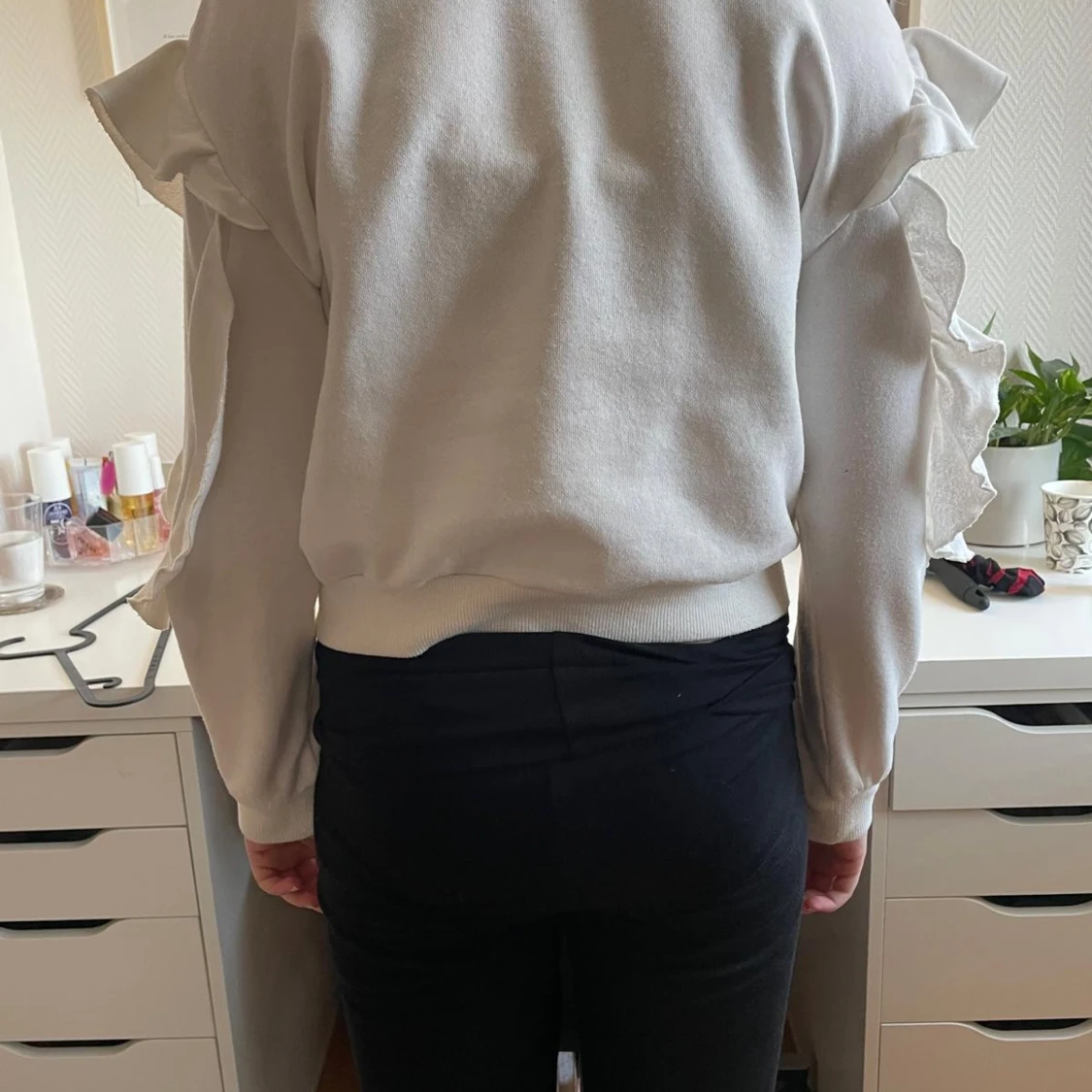 Vit volangtröja från H&M - 1