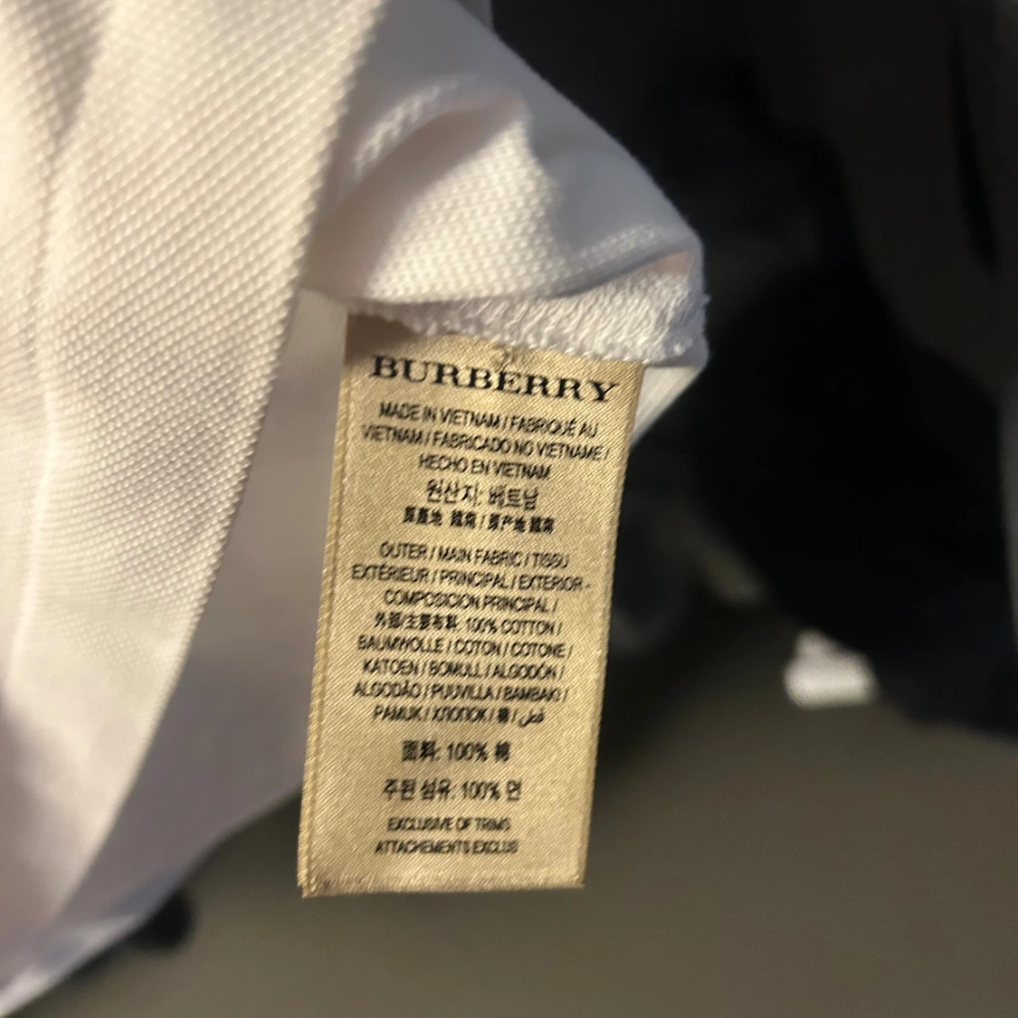 Vit Burberry pikétröja  - 3
