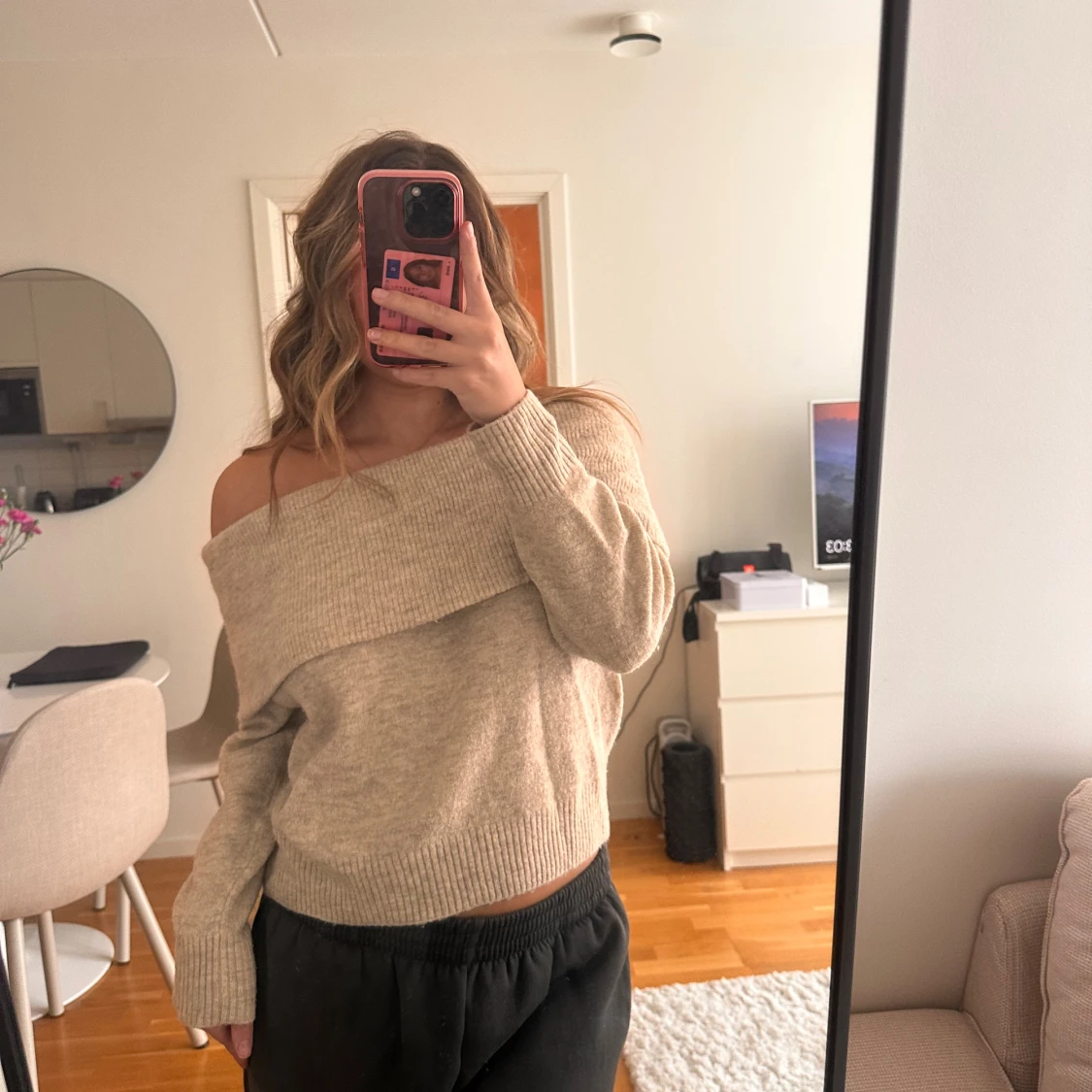 Beige offshoulder stickad tröja - 1