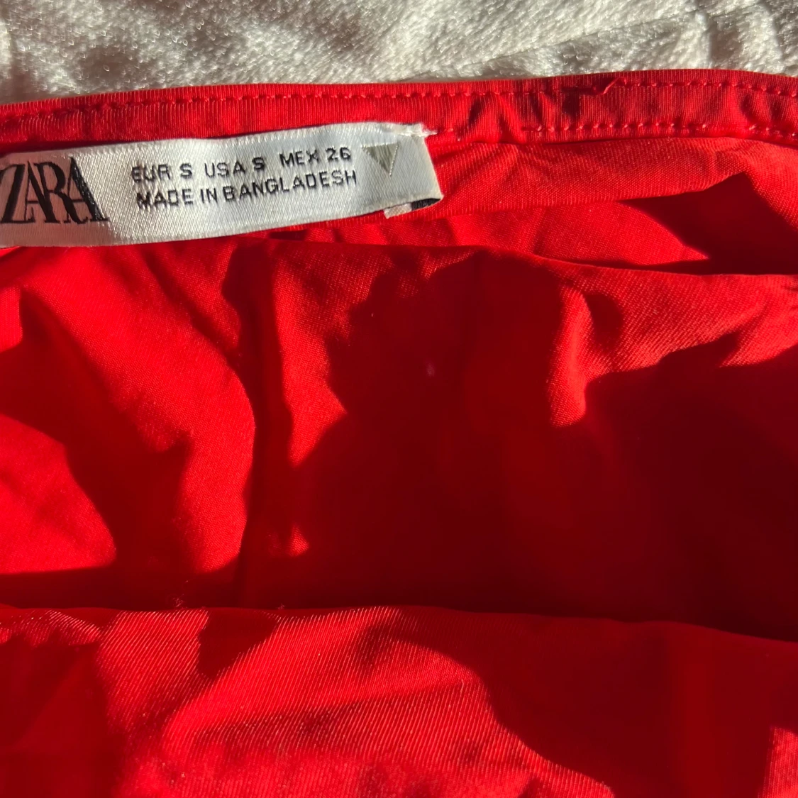 Röd kortklänning från Zara - 1