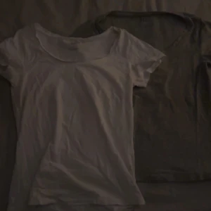 Uringade T-shirtar - 3 st från lager 157, fint skick, färg: svart vit o grå