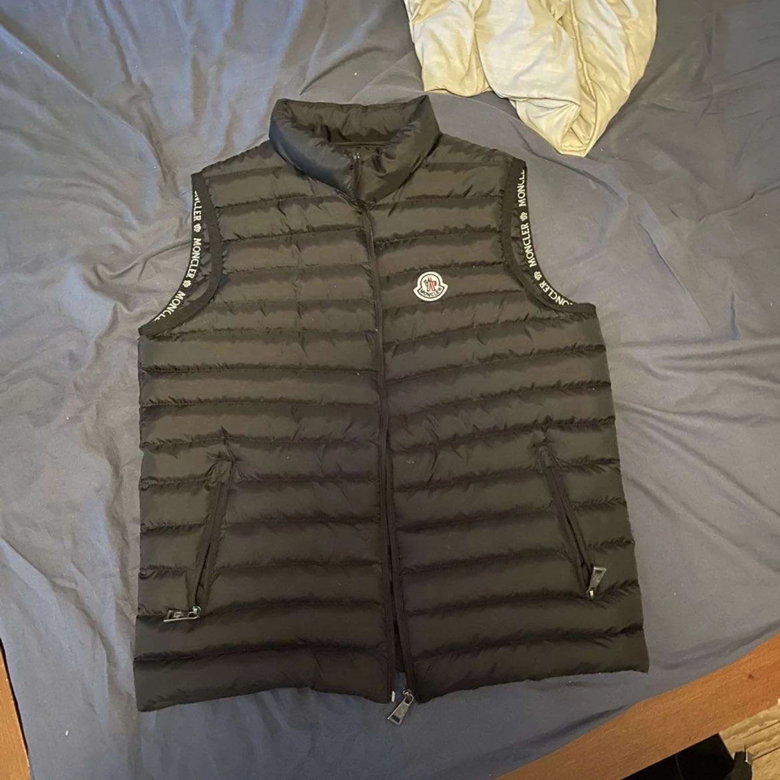 Svart dunväst från Moncler M