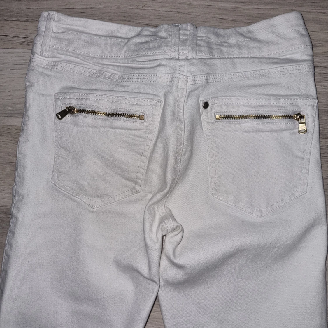 Vita denimshorts med dragkedjor H&M - 4