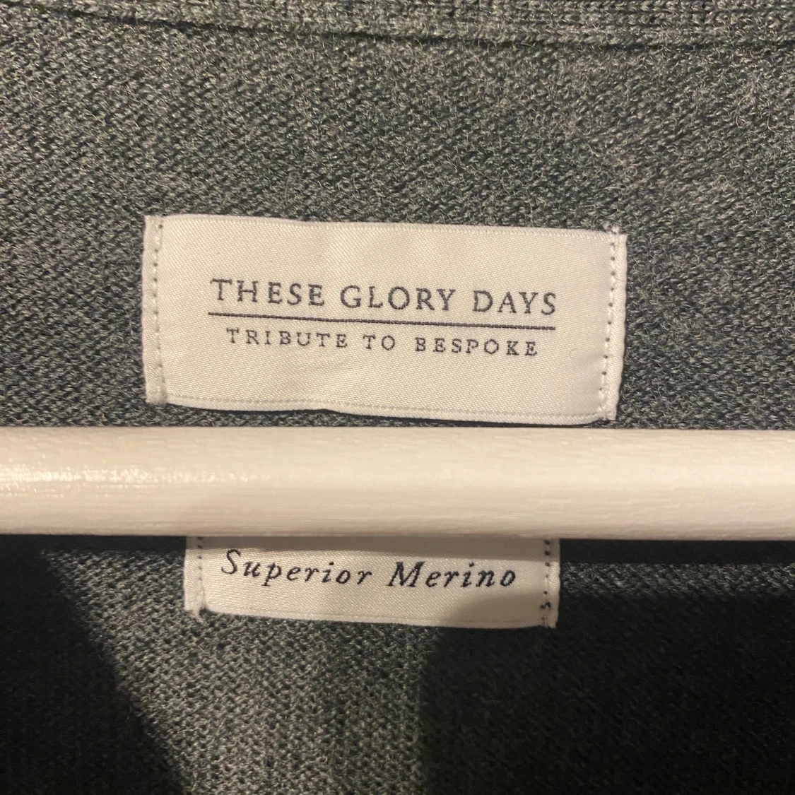 Grå merinotröja från These Glory Days - 2