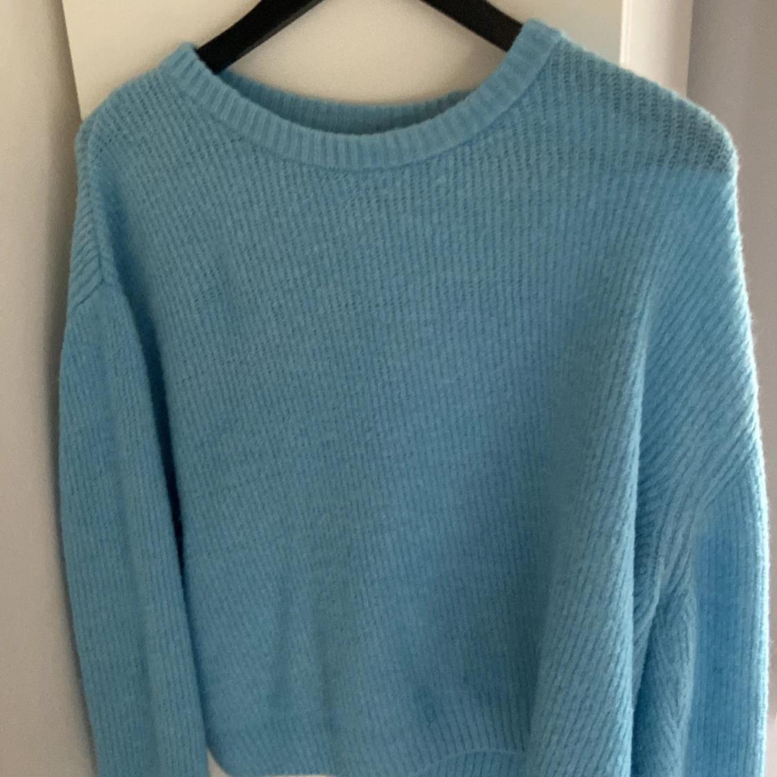 Ljusblå stickad tröja - 1