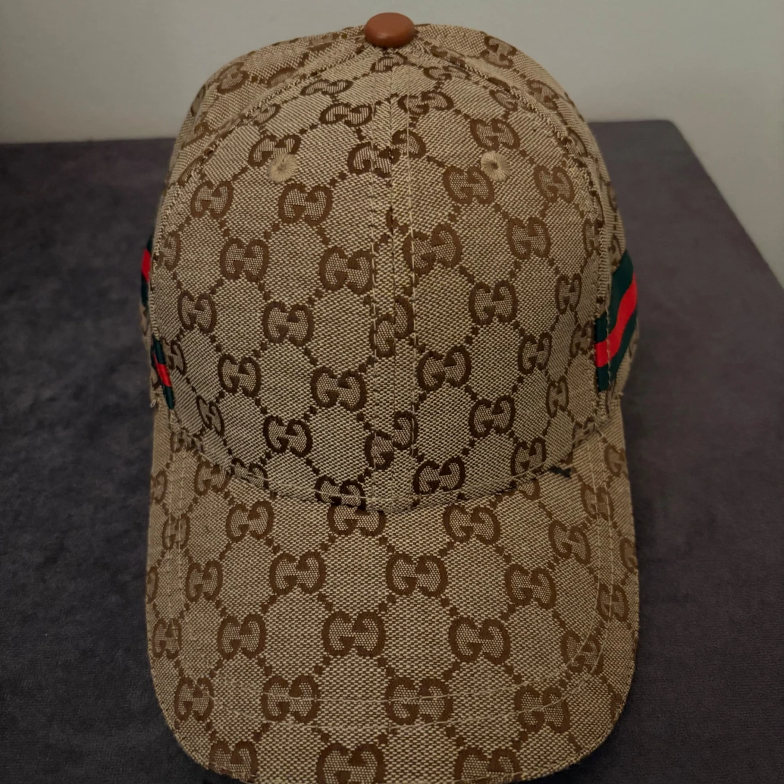 Gucci keps med GG-mönster och ränder - 4